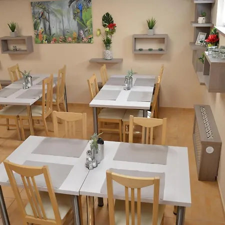 Alfred Panzio Bed & Breakfast 3*