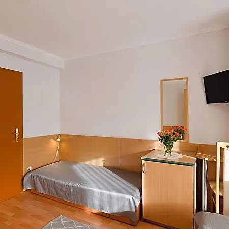 Alfréd Panzió Bed and breakfast 4*