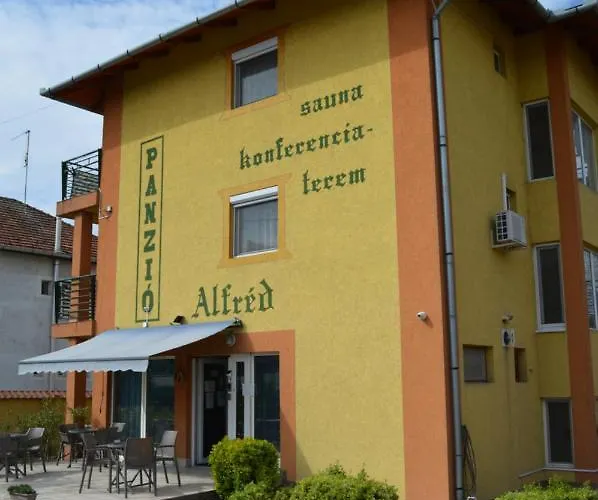 Alfred Panzio Bed & Breakfast