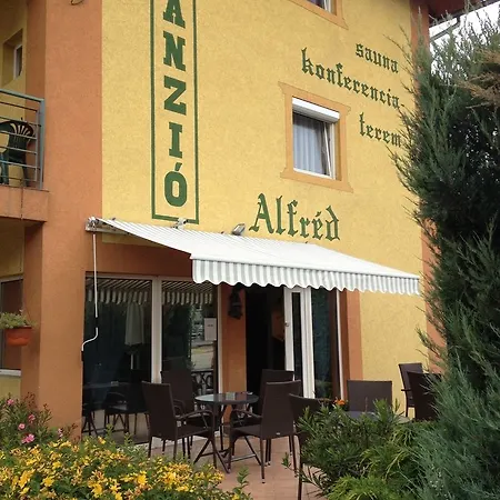 B&B Alfred Panzio 3*