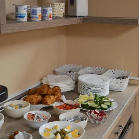 Alfréd Panzió Bed and breakfast
